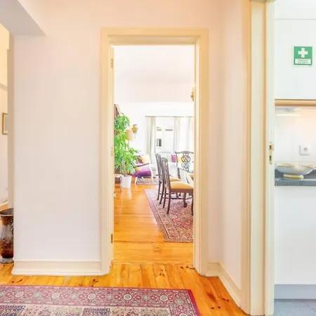 To Calm In Lisbons Center Апартаменты