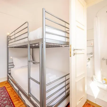 To Calm In Lisbons Center * Лиссабон