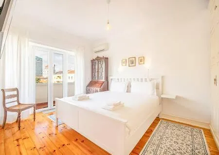 Lejlighed To Calm In Lisbons Center *